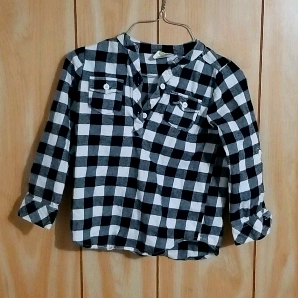 👚 Girls half button up shirt (M)